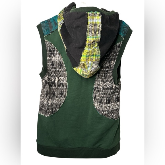 Conscious Convergence Maykuna Green Patchwork Vest Hoodie - Picture 3 of 11